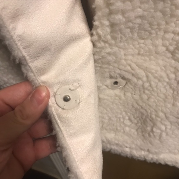 Divided Fluffy Teddy White Size L Coat - Picture 5 of 5